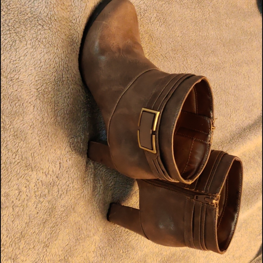 Lifestride ankle booties